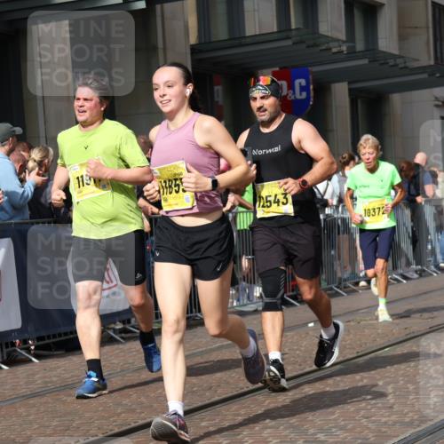 13.09.2026 - 21. swb-Marathon Bremen Strokosch-Dieckow http://msf.ph/oto/10314086 13.09.2026 10:56:26 Ziel 10240, 10356, 10372, 10486, 10540, 10610, 10721, 10771, 10824, 10888, 10936, 11064, 11069, 11079, 11349, 11407, 11474, 11601, 11872, 11911, 11996, 12284, 12434, 12543, 10184, 10211, 10246, 10322, 10356, 10365, 10443, 10670, 10675, 10699, 10844, 10949, 10957, 10960, 11219, 11256, 11280, 11317, 11570, 11693, 11782, 11795, 11844, 11855, 11871, 12452, 12476 meine-sportfotos.de