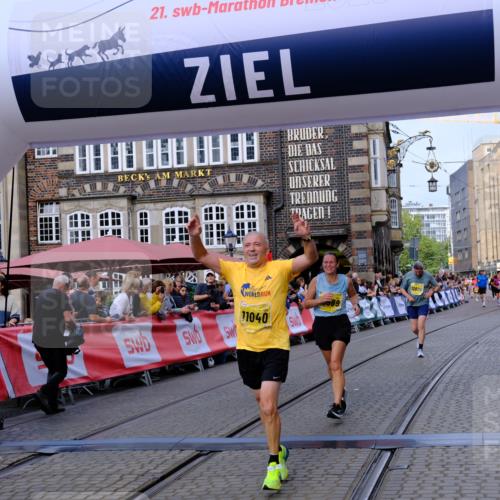 13.09.2026 - 21. swb-Marathon Bremen Tim E. http://msf.ph/oto/10314121 13.09.2026 10:55:00 Ziel 10589, 10608, 10704, 11040, 11174, 11389, 11569, 11874, 12038, 12519, 12800, 13526 meine-sportfotos.de