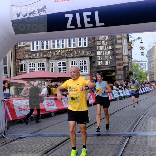 13.09.2026 - 21. swb-Marathon Bremen Tim E. http://msf.ph/oto/10314149 13.09.2026 10:55:01 Ziel 10589, 10608, 10704, 11040, 11174, 11389, 11569, 11874, 12038, 12519, 12800, 13526 meine-sportfotos.de