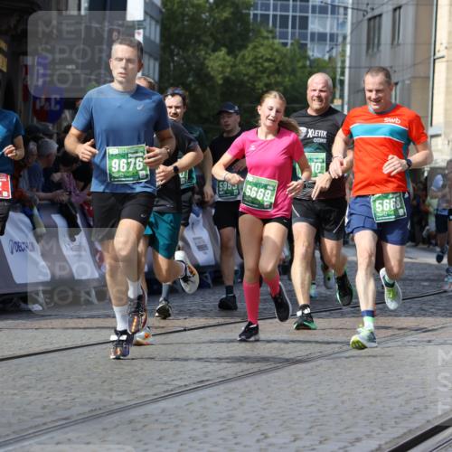 13.09.2026 - 21. swb-Marathon Bremen Strokosch-Dieckow http://msf.ph/oto/10314176 13.09.2026 13:24:24 Ziel 102, 342, 776, 909, 1199, 2210, 2370, 2517, 2967, 3044, 3372, 5012, 5104, 5146, 5208, 5257, 5397, 5481, 5623, 5928, 6105, 6772, 7059, 7094, 7105, 7357, 7761, 8051, 8052, 8082, 8179, 9087, 9916, 10059, 13007, 13219, 789, 790, 1582, 3375, 3524, 3994, 5572, 5668, 5669, 5953, 6080, 7568, 8310, 8636, 8784, 8881, 9264, 9676, 10069, 10071, 10097 meine-sportfotos.de