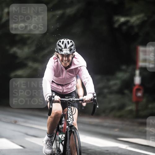 13.09.2026 - Stadtparktriathlon H.Heesch http://msf.ph/oto/10314218 13.09.2026 12:56:40 Radfahren 1105, 1123, 1156, 1176, 1241, 1253, 1271, 1389, 1427 meine-sportfotos.de