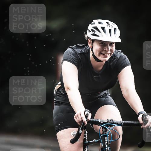 13.09.2026 - Stadtparktriathlon H.Heesch http://msf.ph/oto/10314220 13.09.2026 11:49:22 Radfahren 732, 770, 879 meine-sportfotos.de