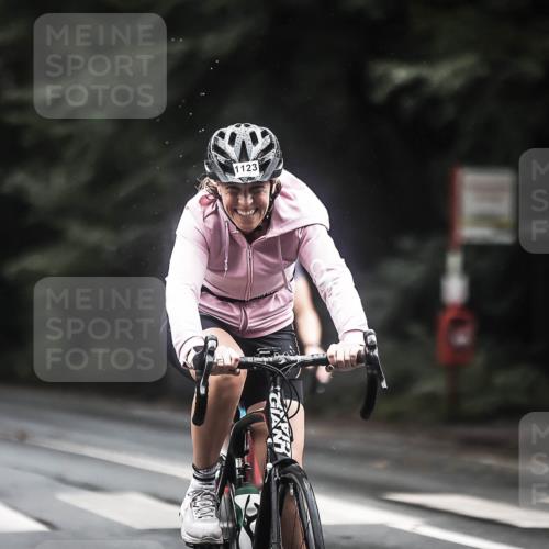 13.09.2026 - Stadtparktriathlon H.Heesch http://msf.ph/oto/10314224 13.09.2026 12:56:40 Radfahren 1105, 1123, 1156, 1176, 1241, 1253, 1271, 1389, 1427 meine-sportfotos.de