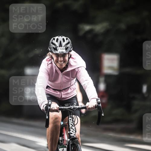 13.09.2026 - Stadtparktriathlon H.Heesch http://msf.ph/oto/10314227 13.09.2026 12:56:40 Radfahren 1105, 1123, 1156, 1176, 1241, 1253, 1271, 1389, 1427 meine-sportfotos.de