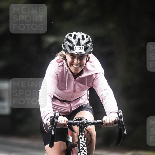 13.09.2026 - Stadtparktriathlon H.Heesch http://msf.ph/oto/10314240 13.09.2026 12:56:40 Radfahren 1105, 1123, 1156, 1176, 1241, 1253, 1271, 1389, 1427 meine-sportfotos.de