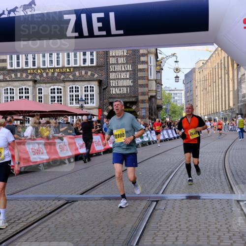 13.09.2026 - 21. swb-Marathon Bremen Tim E. http://msf.ph/oto/10314259 13.09.2026 10:55:04 Ziel 10589, 10608, 10704, 10901, 11040, 11174, 11569, 11874, 11889, 12313, 12519, 12800, 13526, 13592 meine-sportfotos.de