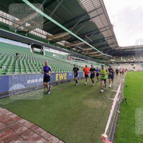 13.09.2026 - 21. swb-Marathon Bremen Michael Burmester http://msf.ph/oto/10314280 13.09.2026 13:09:44 Laufen im Stadion 164, 383, 391, 448, 532, 549, 563, 625, 813, 869, 898, 1025, 1072, 1124, 1150, 1180, 1289, 1398, 1559, 1855, 1867, 1880, 1894, 1899, 2041, 2202, 2208, 2229, 2232, 2243, 2268, 2284, 2339, 2342, 2380, 2413, 2429, 2441, 2467, 2471, 2525, 2530, 2553, 2573, 2594, 2682, 2692, 2714, 2717, 2727, 2785, 2823, 2841, 2897, 2920, 2930, 2931, 2932, 2941, 3032, 3063, 3086, 3089, 3122, 3291, 3316, 3327, 3333, 3398, 3410, 3437, 3707, 3769, 3857, 109 meine-sportfotos.de