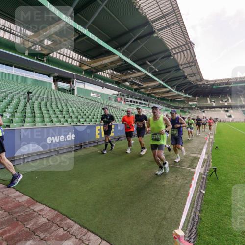 13.09.2026 - 21. swb-Marathon Bremen Michael Burmester http://msf.ph/oto/10314286 13.09.2026 13:09:45 Laufen im Stadion 164, 383, 391, 448, 532, 549, 563, 625, 813, 869, 898, 1025, 1072, 1124, 1150, 1180, 1289, 1398, 1559, 1855, 1867, 1880, 1894, 1899, 2041, 2202, 2208, 2229, 2232, 2243, 2268, 2284, 2339, 2342, 2380, 2413, 2429, 2441, 2467, 2471, 2525, 2530, 2553, 2573, 2594, 2682, 2692, 2714, 2717, 2727, 2785, 2823, 2841, 2897, 2920, 2930, 2931, 2932, 2941, 3032, 3063, 3086, 3089, 3122, 3291, 3316, 3327, 3333, 3370, 3398, 3410, 3437, 3707, 3769, 3857, 109 meine-sportfotos.de