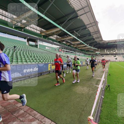 13.09.2026 - 21. swb-Marathon Bremen Michael Burmester http://msf.ph/oto/10314309 13.09.2026 13:09:47 Laufen im Stadion 164, 383, 391, 448, 532, 549, 563, 625, 813, 869, 898, 1025, 1072, 1124, 1150, 1180, 1289, 1398, 1559, 1855, 1867, 1880, 1894, 1899, 2041, 2202, 2208, 2232, 2243, 2268, 2284, 2339, 2342, 2380, 2413, 2429, 2441, 2467, 2471, 2525, 2530, 2553, 2573, 2594, 2682, 2692, 2714, 2717, 2785, 2823, 2841, 2897, 2920, 2930, 2931, 2932, 2941, 3032, 3063, 3086, 3089, 3122, 3291, 3316, 3327, 3333, 3370, 3398, 3410, 3437, 3707, 3769, 3857, 109 meine-sportfotos.de