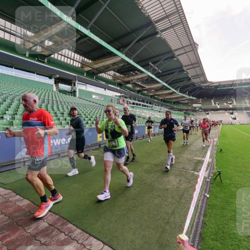 13.09.2026 - 21. swb-Marathon Bremen Michael Burmester http://msf.ph/oto/10314316 13.09.2026 13:09:48 Laufen im Stadion 164, 383, 391, 448, 532, 549, 563, 625, 813, 869, 898, 1025, 1072, 1124, 1150, 1180, 1289, 1398, 1559, 1855, 1867, 1880, 1894, 1899, 2041, 2202, 2208, 2232, 2243, 2268, 2284, 2339, 2342, 2380, 2413, 2429, 2441, 2467, 2471, 2525, 2530, 2553, 2573, 2594, 2654, 2682, 2692, 2714, 2717, 2785, 2819, 2823, 2841, 2897, 2920, 2930, 2931, 2932, 2941, 3032, 3063, 3086, 3089, 3122, 3291, 3316, 3327, 3333, 3370, 3398, 3410, 3437, 3707, 3769, 3857, 109 meine-sportfotos.de