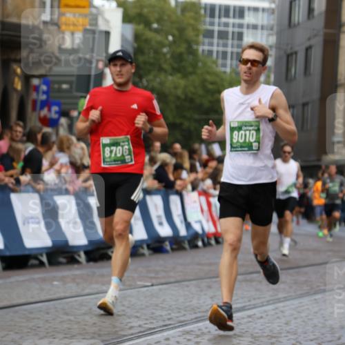 13.09.2026 - 21. swb-Marathon Bremen Strokosch-Dieckow http://msf.ph/oto/10314317 13.09.2026 13:05:47 Ziel 439, 3242, 3271, 3365, 5092, 5199, 5725, 6579, 7141, 9273, 681, 1745, 3297, 3520, 4712, 5803, 6058, 7399, 8334, 8706, 8877, 8983, 9010, 9429, 9918 meine-sportfotos.de