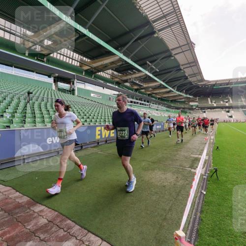 13.09.2026 - 21. swb-Marathon Bremen Michael Burmester http://msf.ph/oto/10314386 13.09.2026 13:09:54 Laufen im Stadion 164, 383, 391, 448, 532, 549, 563, 625, 813, 869, 898, 1025, 1072, 1124, 1150, 1180, 1398, 1559, 1738, 1855, 1867, 1880, 1894, 1967, 2202, 2208, 2232, 2243, 2268, 2284, 2333, 2339, 2342, 2380, 2413, 2429, 2432, 2441, 2467, 2471, 2525, 2530, 2553, 2573, 2594, 2654, 2682, 2692, 2714, 2717, 2785, 2819, 2823, 2841, 2897, 2920, 2930, 2931, 2932, 2941, 3032, 3063, 3086, 3089, 3122, 3208, 3291, 3316, 3327, 3333, 3370, 3398, 3410, 3437, 3470, 3707, 3769, 3857, 109 meine-sportfotos.de