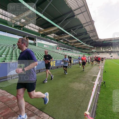 13.09.2026 - 21. swb-Marathon Bremen Michael Burmester http://msf.ph/oto/10314396 13.09.2026 13:09:55 Laufen im Stadion 164, 383, 391, 448, 532, 549, 563, 625, 813, 869, 898, 1025, 1072, 1124, 1150, 1180, 1398, 1738, 1855, 1867, 1880, 1894, 1967, 2202, 2208, 2232, 2243, 2268, 2284, 2333, 2339, 2342, 2380, 2413, 2429, 2432, 2441, 2467, 2471, 2525, 2530, 2553, 2573, 2594, 2654, 2682, 2692, 2714, 2717, 2785, 2819, 2823, 2841, 2897, 2920, 2930, 2931, 2932, 2941, 3032, 3063, 3086, 3089, 3122, 3208, 3291, 3316, 3327, 3333, 3370, 3398, 3410, 3437, 3470, 3707, 3769, 3857, 109 meine-sportfotos.de