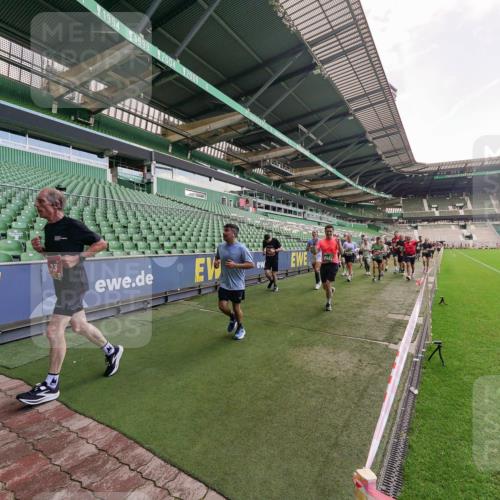 13.09.2026 - 21. swb-Marathon Bremen Michael Burmester http://msf.ph/oto/10314405 13.09.2026 13:09:56 Laufen im Stadion 164, 383, 391, 448, 532, 549, 563, 625, 813, 869, 898, 1025, 1072, 1124, 1150, 1180, 1398, 1738, 1855, 1867, 1880, 1894, 1967, 2202, 2208, 2232, 2243, 2268, 2284, 2333, 2339, 2342, 2380, 2413, 2429, 2432, 2441, 2467, 2471, 2525, 2530, 2553, 2573, 2594, 2654, 2682, 2692, 2714, 2717, 2785, 2819, 2823, 2841, 2897, 2920, 2930, 2931, 2932, 2941, 3032, 3063, 3086, 3089, 3122, 3208, 3291, 3316, 3327, 3333, 3370, 3398, 3410, 3437, 3470, 3707, 3769, 3857, 109 meine-sportfotos.de