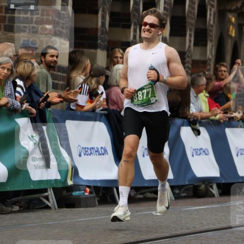 13.09.2026 - 21. swb-Marathon Bremen Strokosch-Dieckow http://msf.ph/oto/10314408 13.09.2026 13:05:52 Ziel 439, 1301, 1562, 3242, 3271, 3365, 5092, 5199, 5725, 6579, 7141, 681, 3297, 4614, 4712, 5803, 6058, 6686, 7399, 8334, 8877, 8983, 9429, 9918 meine-sportfotos.de