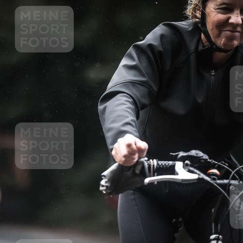 13.09.2026 - Stadtparktriathlon H.Heesch http://msf.ph/oto/10314420 13.09.2026 12:56:53 Radfahren 1083, 1109, 1115, 1163, 1205, 1231, 1272, 1386 meine-sportfotos.de