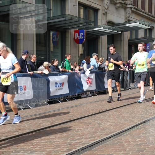13.09.2026 - 21. swb-Marathon Bremen Strokosch-Dieckow http://msf.ph/oto/10314441 13.09.2026 10:56:32 Ziel 10157, 10372, 10408, 10486, 10540, 10610, 10721, 10771, 10824, 10888, 10936, 11000, 11064, 11079, 11328, 11474, 11601, 11872, 11946, 12032, 12284, 12434, 10184, 10211, 10240, 10246, 10322, 10356, 10443, 10670, 10675, 10699, 10844, 11069, 11256, 11280, 11317, 11349, 11407, 11570, 11693, 11795, 11844, 11855, 11871, 11911, 11996, 12452, 12543 meine-sportfotos.de