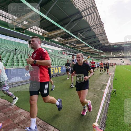 13.09.2026 - 21. swb-Marathon Bremen Michael Burmester http://msf.ph/oto/10314454 13.09.2026 13:10:01 Laufen im Stadion 164, 373, 383, 391, 448, 532, 549, 563, 581, 625, 813, 869, 898, 1025, 1072, 1150, 1180, 1398, 1738, 1855, 1867, 1880, 1894, 1967, 2202, 2208, 2232, 2243, 2268, 2284, 2333, 2339, 2342, 2380, 2413, 2429, 2432, 2441, 2467, 2471, 2525, 2530, 2553, 2573, 2594, 2654, 2682, 2692, 2714, 2717, 2785, 2819, 2823, 2841, 2920, 2931, 2932, 2941, 3032, 3063, 3086, 3089, 3122, 3174, 3208, 3291, 3316, 3327, 3333, 3370, 3398, 3410, 3437, 3470, 3707, 3769, 3857, 109 meine-sportfotos.de