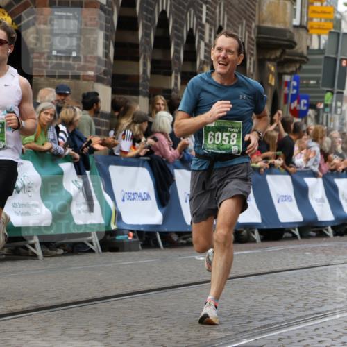 13.09.2026 - 21. swb-Marathon Bremen Strokosch-Dieckow http://msf.ph/oto/10314458 13.09.2026 13:05:53 Ziel 439, 1301, 1562, 1879, 3242, 3271, 5092, 5199, 5725, 6579, 7141, 681, 3297, 3466, 4614, 4712, 5803, 6686, 7399, 8334, 8877, 8983, 9429, 9918 meine-sportfotos.de