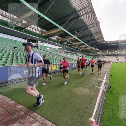 13.09.2026 - 21. swb-Marathon Bremen Michael Burmester http://msf.ph/oto/10314461 13.09.2026 13:10:02 Laufen im Stadion 164, 373, 383, 391, 448, 532, 549, 563, 581, 625, 813, 869, 898, 1025, 1072, 1150, 1180, 1398, 1738, 1855, 1867, 1880, 1894, 1967, 2202, 2208, 2232, 2243, 2268, 2284, 2333, 2339, 2342, 2380, 2413, 2429, 2432, 2441, 2467, 2471, 2525, 2530, 2553, 2573, 2594, 2654, 2682, 2692, 2714, 2717, 2784, 2785, 2819, 2823, 2841, 2920, 2931, 2932, 2941, 3032, 3063, 3086, 3089, 3122, 3174, 3207, 3208, 3291, 3316, 3327, 3333, 3370, 3398, 3410, 3437, 3470, 3707, 3769, 3857, 109 meine-sportfotos.de