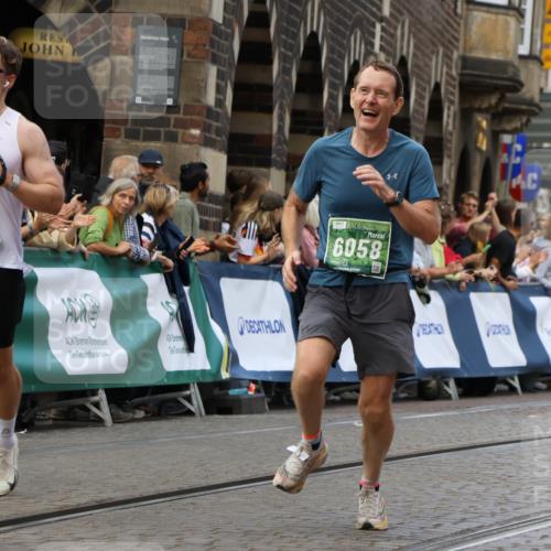 13.09.2026 - 21. swb-Marathon Bremen Strokosch-Dieckow http://msf.ph/oto/10314490 13.09.2026 13:05:53 Ziel 439, 1301, 1562, 1879, 3242, 3271, 5092, 5199, 5725, 6579, 7141, 681, 3297, 3466, 4614, 4712, 5803, 6686, 7399, 8334, 8877, 8983, 9429, 9918 meine-sportfotos.de