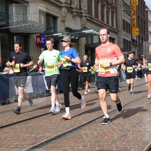 13.09.2026 - 21. swb-Marathon Bremen Strokosch-Dieckow http://msf.ph/oto/10314507 13.09.2026 10:56:33 Ziel 10157, 10372, 10408, 10486, 10540, 10610, 10721, 10771, 10824, 10888, 10936, 11000, 11064, 11079, 11328, 11474, 11601, 11872, 11946, 12032, 12284, 12434, 10184, 10211, 10240, 10322, 10356, 10372, 10443, 10670, 10675, 10699, 10844, 11069, 11256, 11280, 11317, 11349, 11407, 11570, 11693, 11795, 11844, 11855, 11871, 11911, 11996, 12452, 12543 meine-sportfotos.de