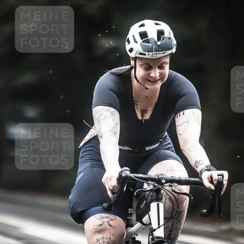 13.09.2026 - Stadtparktriathlon H.Heesch http://msf.ph/oto/10314517 13.09.2026 12:57:01 Radfahren 1109, 1146, 1196 meine-sportfotos.de