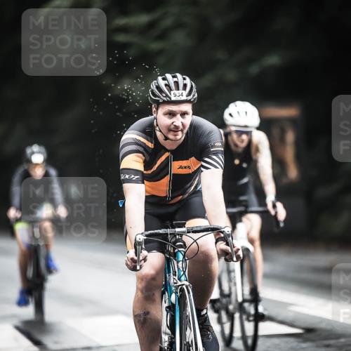 13.09.2026 - Stadtparktriathlon H.Heesch http://msf.ph/oto/10314542 13.09.2026 11:49:47 Radfahren 712, 802, 934 meine-sportfotos.de