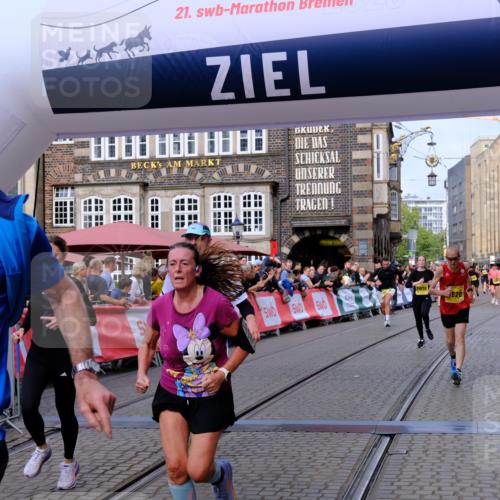 13.09.2026 - 21. swb-Marathon Bremen Tim E. http://msf.ph/oto/10314556 13.09.2026 10:55:13 Ziel 10589, 10646, 10901, 11569, 11620, 11860, 11889, 11908, 11976, 12313, 12800, 13592 meine-sportfotos.de