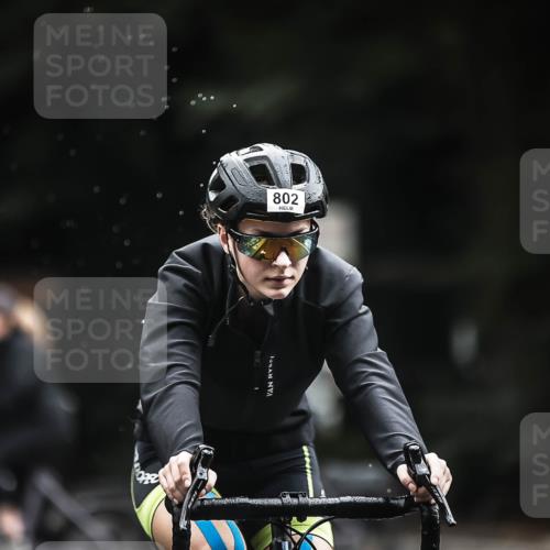 13.09.2026 - Stadtparktriathlon H.Heesch http://msf.ph/oto/10314636 13.09.2026 11:49:49 Radfahren 712, 802, 934 meine-sportfotos.de