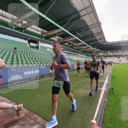 13.09.2026 - 21. swb-Marathon Bremen Michael Burmester http://msf.ph/oto/10314654 13.09.2026 13:10:25 Laufen im Stadion 164, 373, 383, 391, 448, 532, 549, 563, 581, 625, 813, 869, 898, 984, 1072, 1150, 1180, 1738, 1855, 1867, 1880, 1894, 1967, 2202, 2208, 2232, 2243, 2268, 2284, 2330, 2333, 2339, 2342, 2429, 2432, 2441, 2443, 2471, 2525, 2530, 2531, 2553, 2573, 2589, 2594, 2654, 2682, 2714, 2717, 2784, 2785, 2819, 2836, 2920, 2931, 2932, 2941, 3026, 3032, 3063, 3086, 3089, 3122, 3174, 3207, 3208, 3291, 3316, 3327, 3333, 3370, 3398, 3409, 3410, 3437, 3470, 3707, 3769, 3857, 109 meine-sportfotos.de