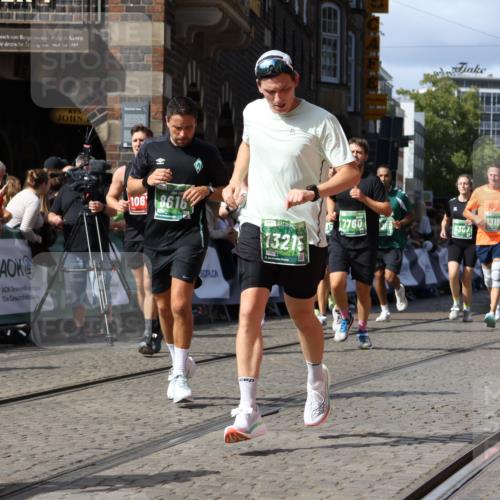 13.09.2026 - 21. swb-Marathon Bremen Strokosch-Dieckow http://msf.ph/oto/10314720 13.09.2026 13:30:54 Ziel 625, 800, 834, 1067, 1926, 2369, 2452, 2723, 3163, 3164, 3425, 4058, 4206, 4332, 4342, 4415, 4425, 4748, 4757, 5506, 5551, 6134, 6343, 6347, 6523, 6988, 7253, 7567, 7645, 7821, 8116, 8117, 8169, 8314, 8762, 8878, 8966, 9011, 9108, 9692, 9695, 9699, 9825, 13090, 1189, 1479, 2513, 2802, 2902, 3360, 3800, 4647, 5846, 6307, 6419, 6732, 7198, 7359, 7637, 7760, 7798, 7882, 8382, 8543, 8616, 9274, 9937, 9958, 9962, 9969, 9976, 9977, 13152 meine-sportfotos.de