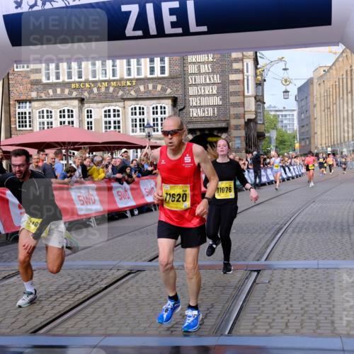 13.09.2026 - 21. swb-Marathon Bremen Tim E. http://msf.ph/oto/10314721 13.09.2026 10:55:16 Ziel 10555, 10646, 10901, 11001, 11620, 11860, 11889, 11908, 11976, 12313, 12800, 13592 meine-sportfotos.de