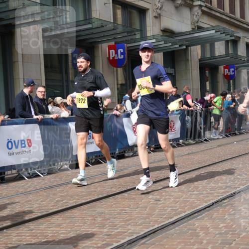 13.09.2026 - 21. swb-Marathon Bremen Strokosch-Dieckow http://msf.ph/oto/10314750 13.09.2026 10:56:37 Ziel 10157, 10408, 10486, 10610, 10771, 10772, 10888, 11000, 11064, 11079, 11328, 11872, 11946, 12032, 12284, 12434, 10184, 10211, 10240, 10322, 10356, 10372, 10540, 10670, 10675, 10721, 10824, 10844, 10936, 11064, 11069, 11256, 11317, 11349, 11407, 11474, 11570, 11601, 11693, 11795, 11844, 11855, 11871, 11911, 11996, 12452, 12543 meine-sportfotos.de