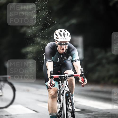 13.09.2026 - Stadtparktriathlon H.Heesch http://msf.ph/oto/10314752 13.09.2026 11:50:04 Radfahren 814, 820 meine-sportfotos.de
