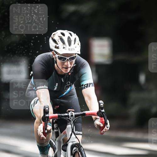 13.09.2026 - Stadtparktriathlon H.Heesch http://msf.ph/oto/10314768 13.09.2026 11:50:04 Radfahren 814, 820 meine-sportfotos.de
