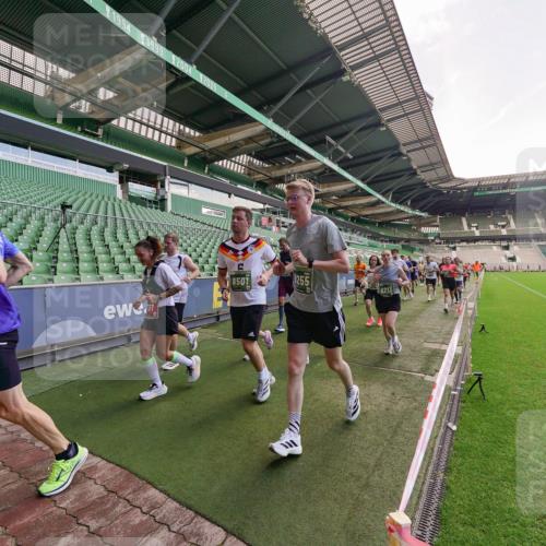 13.09.2026 - 21. swb-Marathon Bremen Michael Burmester http://msf.ph/oto/10314785 13.09.2026 13:10:38 Laufen im Stadion 164, 265, 373, 383, 391, 448, 532, 563, 581, 813, 869, 898, 984, 1072, 1180, 1738, 1855, 1867, 1894, 1952, 1967, 2202, 2208, 2232, 2268, 2284, 2299, 2330, 2333, 2339, 2342, 2432, 2443, 2471, 2525, 2530, 2531, 2553, 2573, 2589, 2594, 2654, 2669, 2682, 2714, 2717, 2784, 2785, 2819, 2836, 2920, 2931, 2932, 3026, 3032, 3063, 3086, 3089, 3122, 3159, 3174, 3207, 3208, 3291, 3316, 3333, 3352, 3370, 3398, 3409, 3410, 3437, 3470, 3707, 3769, 3857, 109, 800 meine-sportfotos.de
