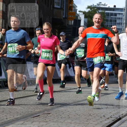 13.09.2026 - 21. swb-Marathon Bremen Strokosch-Dieckow http://msf.ph/oto/10314842 13.09.2026 13:24:26 Ziel 102, 342, 776, 909, 1199, 2210, 2370, 2491, 2967, 3044, 3372, 5012, 5104, 5146, 5208, 5257, 5397, 5481, 5623, 5928, 6105, 6772, 7059, 7069, 7081, 7094, 7105, 8082, 8179, 9087, 9916, 10059, 13007, 13219, 282, 789, 790, 1582, 3375, 3524, 3994, 5328, 5572, 5953, 6080, 7568, 8310, 8636, 8881, 9264, 9541, 9676, 10069, 10071, 10097 meine-sportfotos.de