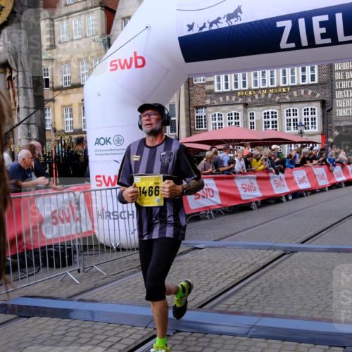 13.09.2026 - 21. swb-Marathon Bremen Tim E. http://msf.ph/oto/10314845 13.09.2026 10:55:34 Ziel 10555, 10725, 11001, 11014, 11466, 11631, 11910, 12201, 12218, 12258, 12549 meine-sportfotos.de