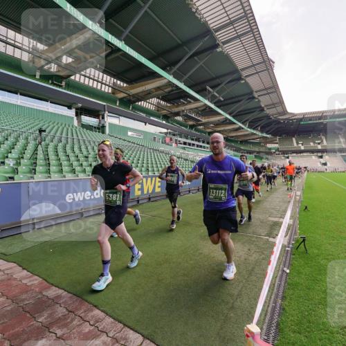 13.09.2026 - 21. swb-Marathon Bremen Michael Burmester http://msf.ph/oto/10314885 13.09.2026 13:10:49 Laufen im Stadion 164, 265, 373, 391, 448, 581, 869, 898, 984, 1180, 1738, 1855, 1867, 1894, 1952, 1967, 2202, 2232, 2268, 2281, 2284, 2299, 2330, 2333, 2339, 2342, 2353, 2432, 2443, 2471, 2525, 2530, 2531, 2553, 2573, 2589, 2594, 2654, 2669, 2682, 2714, 2717, 2784, 2785, 2804, 2819, 2836, 2907, 2920, 2932, 2976, 3026, 3032, 3063, 3082, 3086, 3089, 3122, 3159, 3174, 3207, 3208, 3291, 3316, 3333, 3352, 3370, 3398, 3409, 3410, 3470, 3707, 3769, 800 meine-sportfotos.de