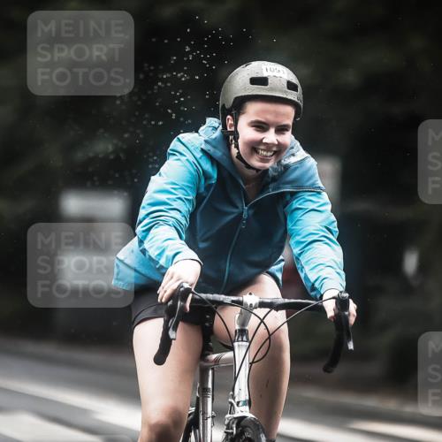 13.09.2026 - Stadtparktriathlon H.Heesch http://msf.ph/oto/10314914 13.09.2026 12:57:32 Radfahren 1091, 1127, 1283, 1392 meine-sportfotos.de