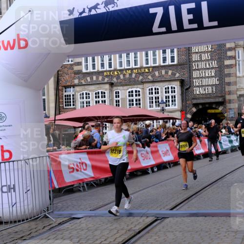 13.09.2026 - 21. swb-Marathon Bremen Tim E. http://msf.ph/oto/10314916 13.09.2026 10:55:38 Ziel 10256, 10725, 11014, 11414, 11466, 11631, 11910, 11941, 11977, 12201, 12218, 12258, 12549 meine-sportfotos.de