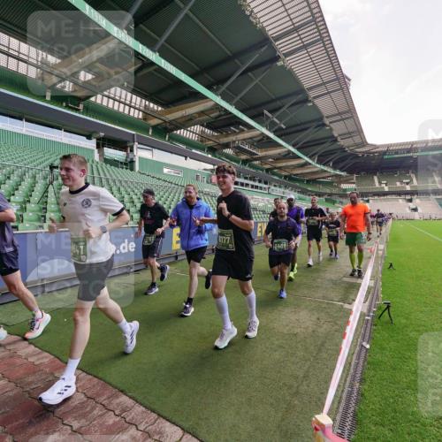 13.09.2026 - 21. swb-Marathon Bremen Michael Burmester http://msf.ph/oto/10314919 13.09.2026 13:10:55 Laufen im Stadion 164, 265, 373, 391, 448, 581, 703, 869, 984, 1180, 1738, 1855, 1867, 1894, 1936, 1952, 1967, 2202, 2232, 2268, 2281, 2284, 2299, 2330, 2333, 2339, 2342, 2353, 2432, 2443, 2471, 2525, 2530, 2531, 2553, 2573, 2589, 2594, 2654, 2669, 2682, 2714, 2717, 2784, 2785, 2804, 2819, 2836, 2907, 2920, 2932, 2976, 3026, 3032, 3063, 3082, 3086, 3089, 3122, 3159, 3174, 3207, 3208, 3291, 3316, 3328, 3333, 3352, 3370, 3398, 3409, 3410, 3470, 3769, 800 meine-sportfotos.de