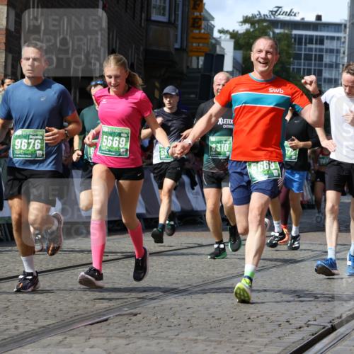 13.09.2026 - 21. swb-Marathon Bremen Strokosch-Dieckow http://msf.ph/oto/10314936 13.09.2026 13:24:26 Ziel 102, 342, 776, 909, 1199, 2210, 2370, 2491, 2967, 3044, 3372, 5012, 5104, 5146, 5208, 5257, 5397, 5481, 5623, 5928, 6105, 6772, 7059, 7069, 7081, 7094, 7105, 8082, 8179, 9087, 9916, 10059, 13007, 13219, 282, 789, 790, 1582, 3375, 3524, 3994, 5328, 5572, 5953, 6080, 7568, 8310, 8636, 8881, 9264, 9541, 9676, 10069, 10071, 10097 meine-sportfotos.de