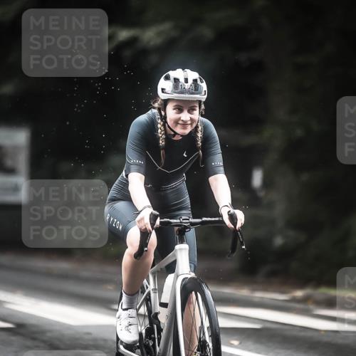 13.09.2026 - Stadtparktriathlon H.Heesch http://msf.ph/oto/10314946 13.09.2026 12:57:35 Radfahren 1091, 1135, 1283, 1392 meine-sportfotos.de