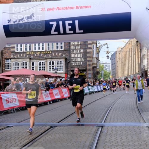 13.09.2026 - 21. swb-Marathon Bremen Tim E. http://msf.ph/oto/10315018 13.09.2026 10:55:39 Ziel 10256, 10725, 11014, 11414, 11466, 11631, 11910, 11941, 11977, 12201, 12218, 12258, 12549 meine-sportfotos.de