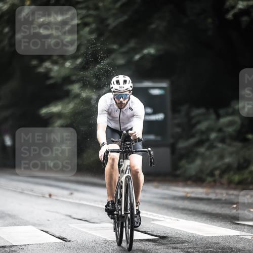 13.09.2026 - Stadtparktriathlon H.Heesch http://msf.ph/oto/10315027 13.09.2026 11:50:24 Radfahren 908, 924 meine-sportfotos.de