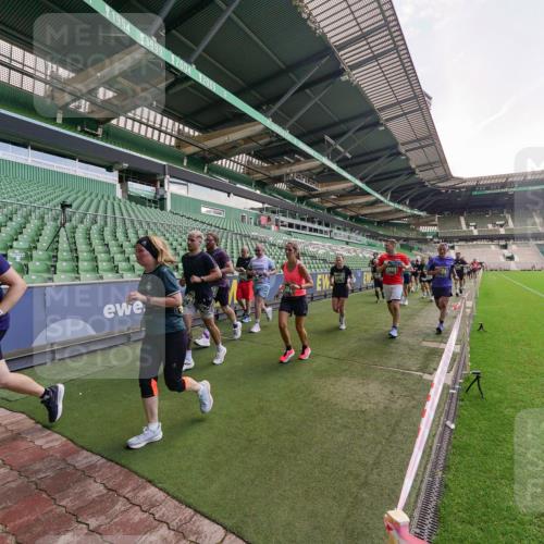 13.09.2026 - 21. swb-Marathon Bremen Michael Burmester http://msf.ph/oto/10315046 13.09.2026 13:11:06 Laufen im Stadion 164, 265, 373, 448, 581, 703, 843, 869, 984, 1113, 1180, 1435, 1738, 1849, 1851, 1855, 1867, 1894, 1936, 1952, 1967, 2202, 2232, 2248, 2268, 2281, 2284, 2299, 2330, 2333, 2339, 2342, 2353, 2375, 2426, 2432, 2443, 2530, 2531, 2553, 2573, 2589, 2594, 2654, 2659, 2669, 2682, 2714, 2717, 2784, 2785, 2804, 2819, 2822, 2836, 2907, 2920, 2932, 2976, 3026, 3027, 3063, 3079, 3082, 3086, 3089, 3122, 3159, 3174, 3207, 3208, 3291, 3328, 3349, 3352, 3370, 3409, 3410, 3470, 800 meine-sportfotos.de