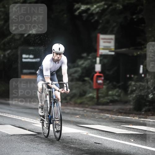 13.09.2026 - Stadtparktriathlon H.Heesch http://msf.ph/oto/10315059 13.09.2026 12:57:44 Radfahren 1135, 1306, 1374, 1409 meine-sportfotos.de