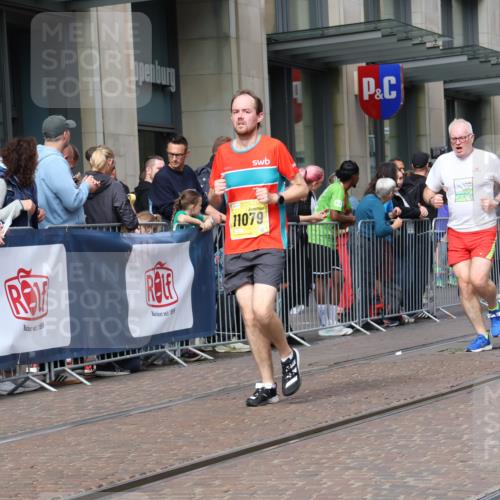 13.09.2026 - 21. swb-Marathon Bremen Strokosch-Dieckow http://msf.ph/oto/10315062 13.09.2026 10:56:47 Ziel 10157, 10166, 10408, 10578, 10610, 10687, 10700, 10772, 10969, 11000, 11079, 11236, 11292, 11328, 11484, 11667, 11946, 12032, 12263, 12382, 12383, 10240, 10356, 10372, 10486, 10540, 10675, 10721, 10771, 10824, 10888, 10936, 11064, 11069, 11349, 11407, 11474, 11601, 11844, 11855, 11871, 11872, 11911, 11996, 12284, 12434, 12543 meine-sportfotos.de